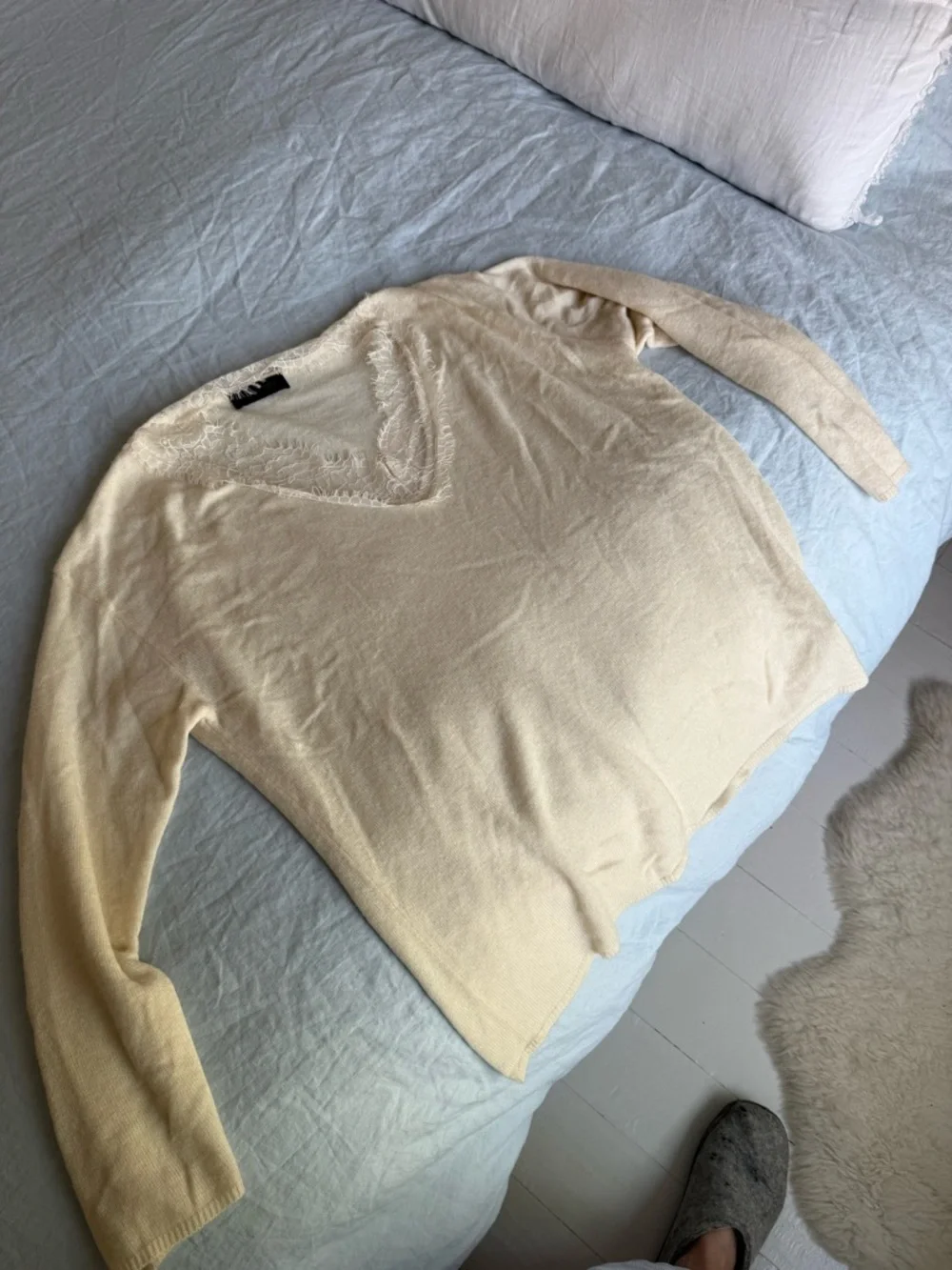 Zara Lace-Trim V-Neck Sweater in Cream - Picture 7 of 10